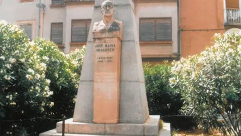 23-Busto-Jos&eacute;-Mar&iacute;a-Iribarren-enero-2006-1132.jpg