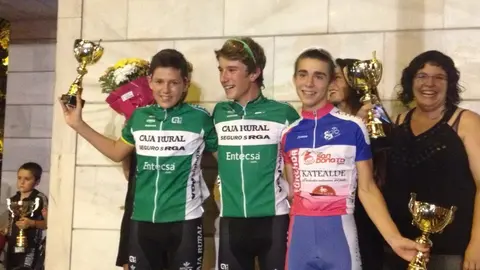 1&ordm;-Unai-Aznarcentro-3&ordm;-Sergio-Grajera-izda.-CAJA-RURAL-MUSKARIA-1024x768.jpg