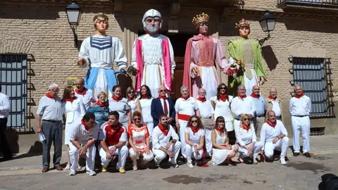 31-Homenaje-a-la-primera-corporacion-de-Villafranca-todos-juntos-1144-1024x682.jpg
