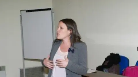 6-Charla-Aspectos-clave-buen-clima-familiar-con-Patricia-Asiain-psicologa-1146-300x225.jpg