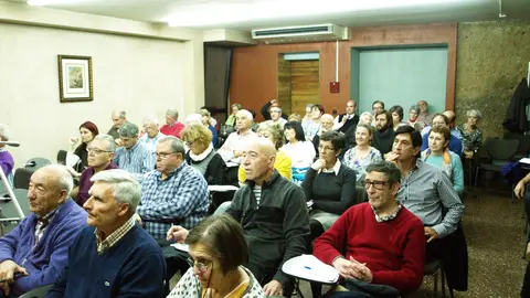 6-Escuela-Social-charla-a-cargo-de-Guillermo-M&uacute;gica-p&uacute;blico-1152.jpg