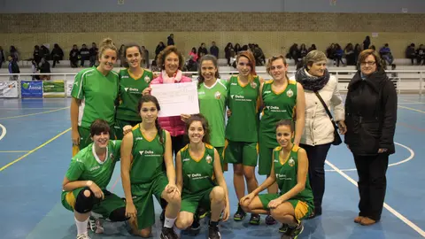 13-CB-Alfaro-donaci&oacute;n-a-la-AECC-1152.jpg