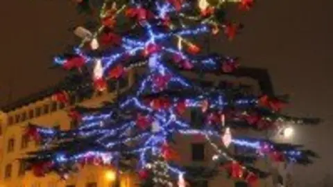 17-Encendido-luces-navide&ntilde;as-en-Ejea-1153-199x300.jpg