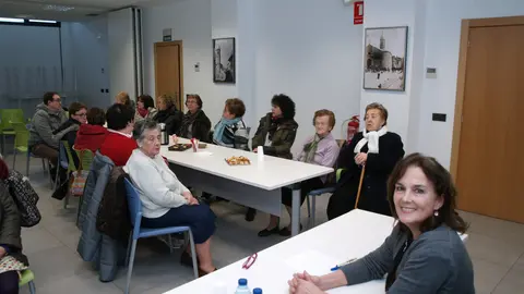 15-Charla-sobre-parejas-de-hecho-a-cargo-de-la-abogada-Socorro-D&iacute;ez-1157.jpg