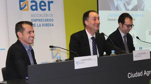 12-Charla-ciberseguridad-en-la-AER-1165.jpg
