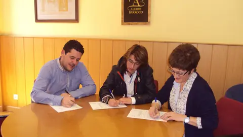 17-Alfaro-Firma-Convenio-ADECA-1166.jpg