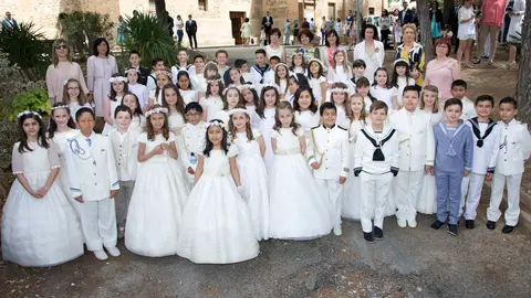 17-Corpus-Cintru&eacute;nigo-Los-ni&ntilde;os-de-1&ordf;-Comuni&oacute;n-en-la-Pur&iacute;sima-1166.jpg