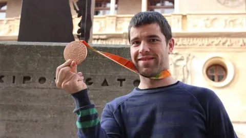 14-Eduardo-Santas-medalla-R&iacute;o-1176.jpg