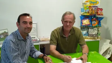 Firma-acuerdo-Grupo-Apex-Villa-Javier.jpg