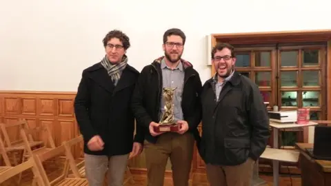 entrega-premio-feria-taurina-a-Estenaga.jpg