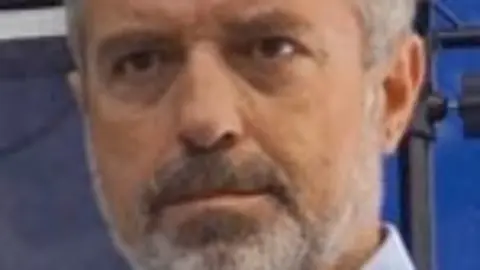 Juli&aacute;n-Isla-Catal&aacute;n.jpg