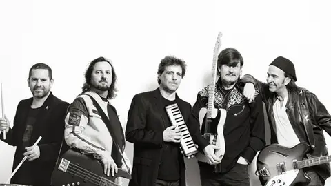Los-Secretos.jpg