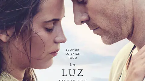 La-luz-entre-los-oc&eacute;anos.jpg
