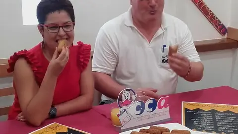 Ana-Tarazona-y-Jon-Acordagoitia,-en-la-presentaci&oacute;n-de-la-ruta-2