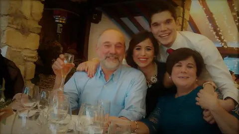 Rafael Forcada Huguet junto a sus hijos Amaya y V&iacute;ctor y su esposa, tambi&eacute;n tudelana, Marisol Garrido