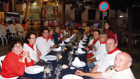 La cena de Entreveraos es un cl&aacute;sico de La Jota