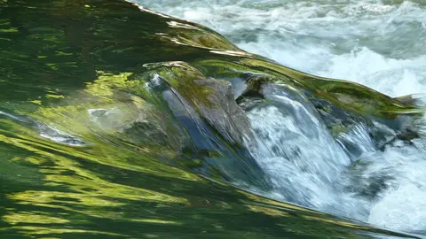 Navarra, tu destino ideal si te apasionan los deportes acu&aacute;ticos
