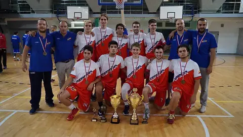 19 Kike Tosantos campe&oacute;n de europa de baloncesto para sordos 1202