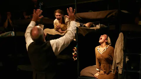 Teatro '&Uacute;ltimo tren a Treblinka' con Vaiv&eacute;n producciones