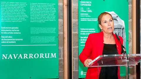 La-Presidenta-Barkos-se-dirige-a-los-asistentes-al-acto