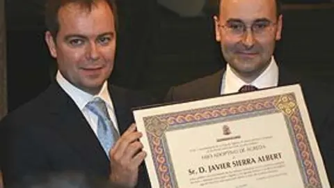 El Alcalde de &Aacute;greda y Sierra, con Diploma
