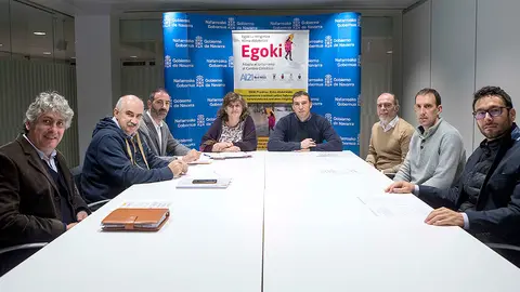 Fernando Mendoza (jefe del &Aacute;rea Lusarea (Navuinsa); Jos&eacute; M&ordf; Aierdi, director gerente de Nasuvinsa; Gorka Garc&iacute;a, alcalde de Corella; Eva Garc&iacute;a, directora general de Medio Ambiente y Ordenaci&oacute;n del Territorio; Ra&uacute;l Maiza, presidente de Red NELS, Alberto Ilund&aacute;in, alcalde de No&aacute;in-Valle de Elorz; Mikel Gastesi, alcalde de Esteribar; y Asier Urra, alcalde de Villatuerta