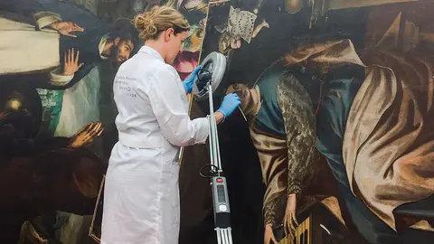 Nerea-trabajando,-limpieza-Santa-Cecilia