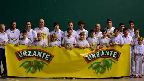 El Club Eraso cuenta con 22 alumnos pelotaris y 57 socios