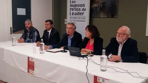 Olona en la inauguraci&oacute;n de las jornadas "Los nuevos retos del leader"