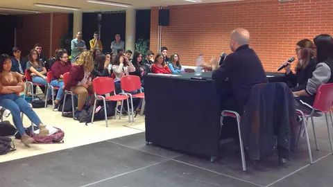 Charla con Luis Alegre