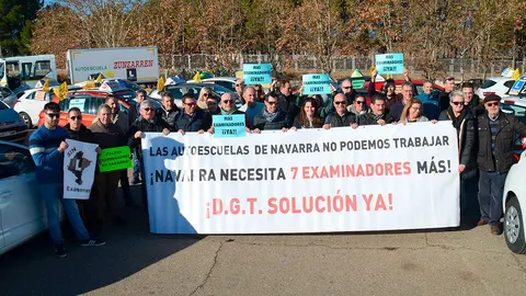 Manifestaci&oacute;n de las autoescuelas navarras