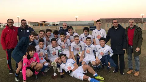 El CDF San Agustin con el trofeo del torneo solidario de Navidad