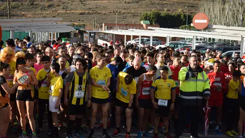 Inicio de la carrera de adultos San Silvestre 2017 en el Club Polideportivo Juventud de Calahorra