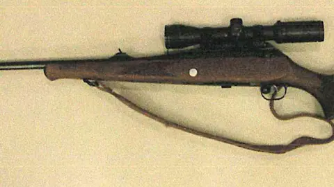 Rifle con el que se realiz&oacute; el disparo