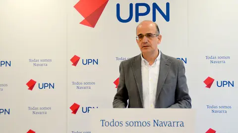 Alberto Catal&aacute;n en una rueda de prensa de UPN