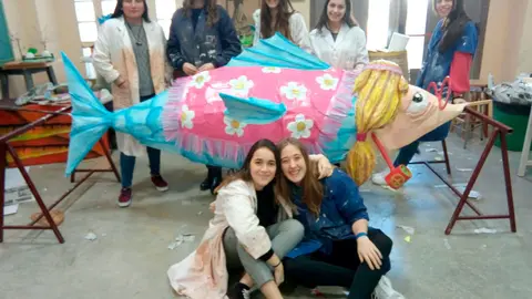 Sus creadores nos presentan a la sardina de los carnavales de Cintru&eacute;nigo de este a&ntilde;o