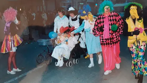 As&iacute; iban disfrazados hace a&ntilde;os en Cintru&eacute;nigo