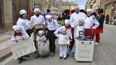 Mini chefs en el desfile de Carnaval 2018 de Cervera del R&iacute;o Alhama