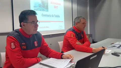 El Jefe de la Comisar&iacute;a de Tudela, Miguel &Aacute;ngel Escudero, y el Jefe de la Polic&iacute;a Foral, Torcuato Mu&ntilde;oz, en la presentaci&oacute;n de la memoria de actividades