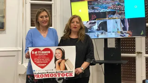 La concejala, Raquel Moral, y la presidenta de Calahorra Ciudad Comercial, Ana Mar&iacute;a R&iacute;os