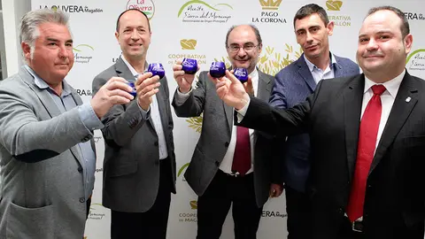 El Presidente de Arag&oacute;n, Javier Lamb&aacute;n, inaugura la remodelaci&oacute;n de las instalaciones de la Cooperativa del Santo Cristo de Magall&oacute;n, junto con el alcalde de la localidad, V&iacute;ctor Chueca