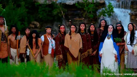Lady-in-Blue-with-Tejas-Natives-1630