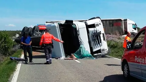 As&iacute; ha quedado el cami&oacute;n tras el accidente