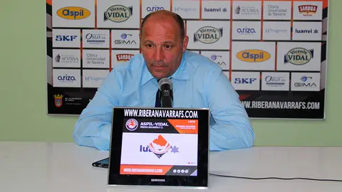 'Pato' entrenador del Aspil Vidal