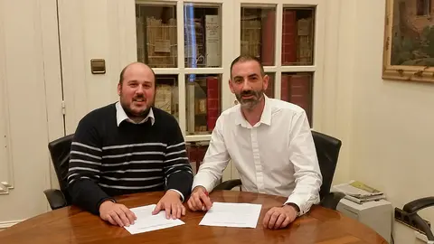 Gorka Garc&iacute;a, alcalde de Corella, y Alberto Cornago de la Fundaci&oacute;n Proyecto Hombre
