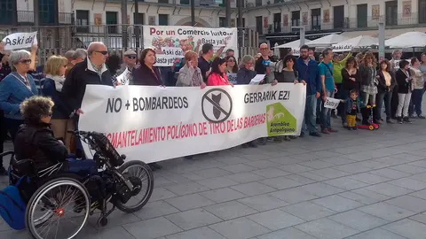 Concentrados ayer en la Plaza Nueva de Tudela