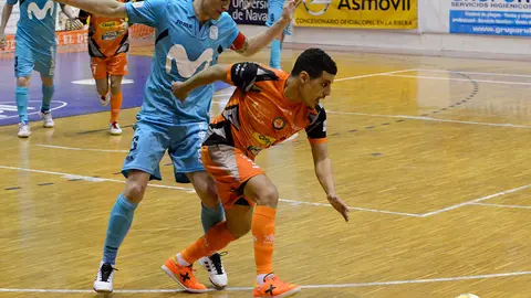 hamza, ante Ortiz en el primer partido de la serie