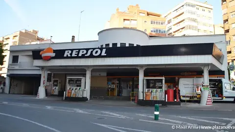 La gasolinera se encuentra en el centro de la Avenida Zaragoza