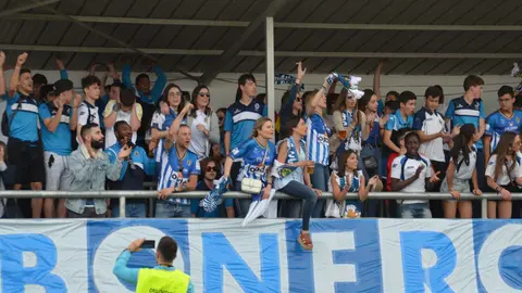 La afici&oacute;n cirbonera celebra la victoria de su equipo