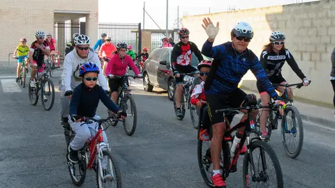 Foto de archivo: D&iacute;a de la bici entre Ablitas y Murchante